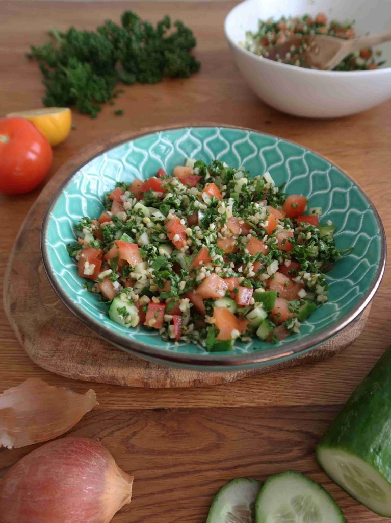 Tabbouleh: petrželový salát s rajčaty a bulgurem