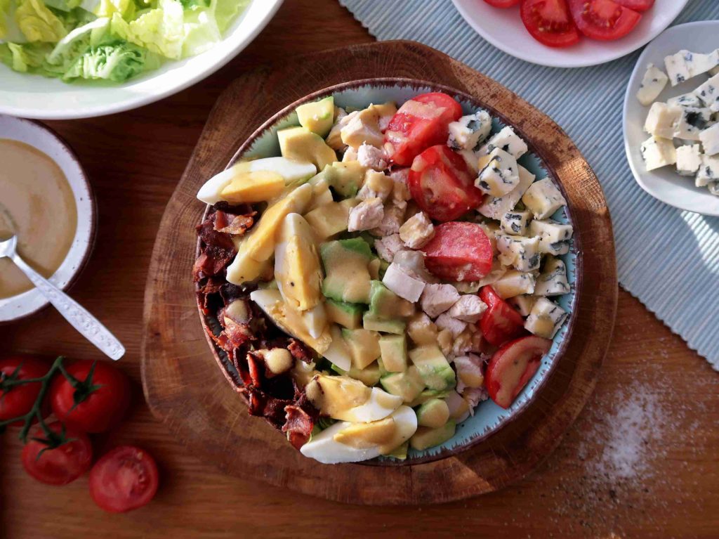 Americký cobb salad: salát s kuřetem